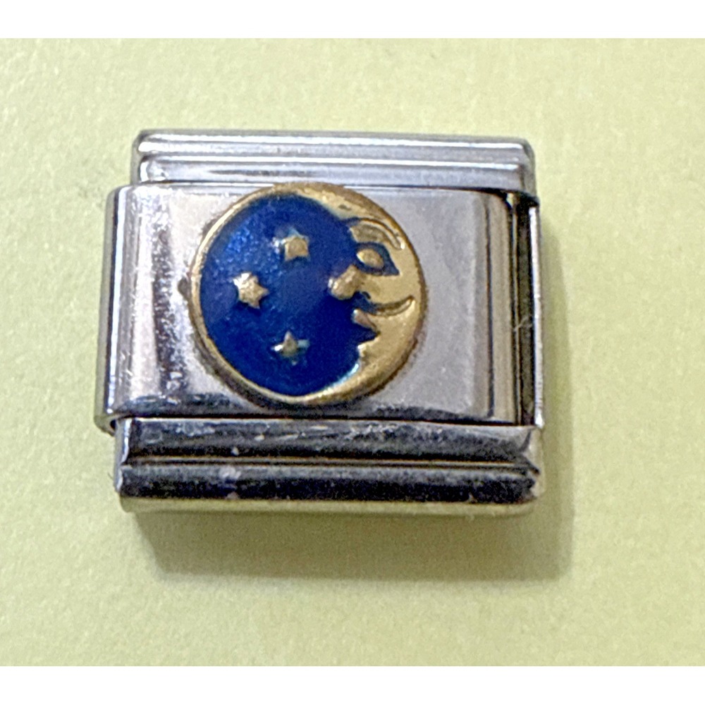 (22) - 9mm Italian Charms Circle with Gold Moon Face and Space with 3 Stars - Picture 9 of 12